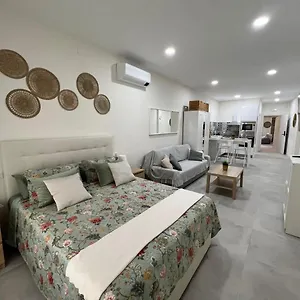 https://centro-estudio-trinidad-mlaga.1costadelsol.com
